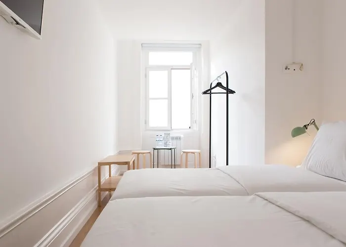 Republica Riverside 3*